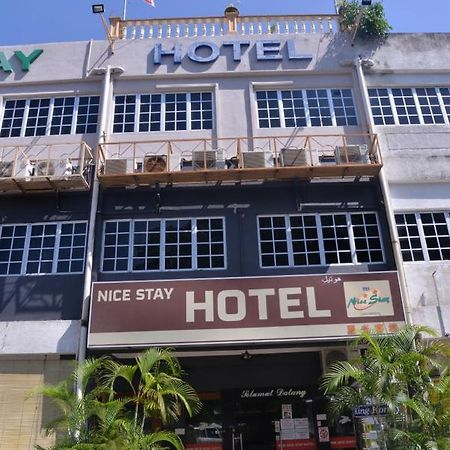 Nice Stay Hotel Raub Exteriér fotografie