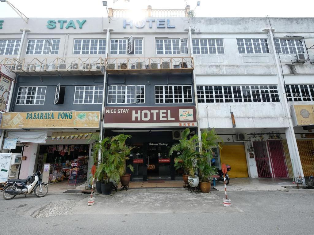 Nice Stay Hotel Raub Exteriér fotografie
