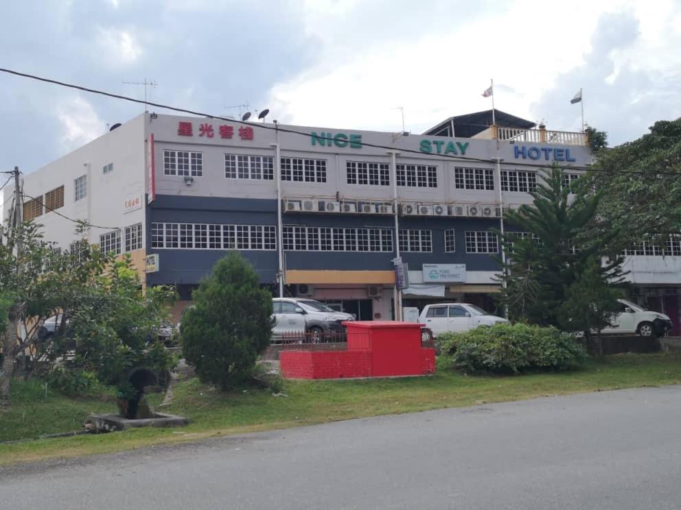 Nice Stay Hotel Raub Exteriér fotografie